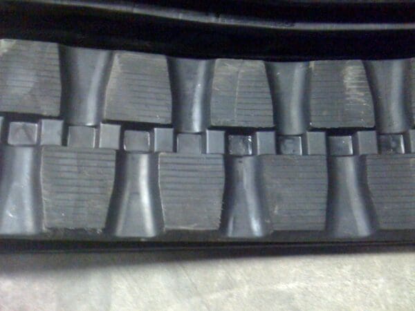 18″ BOBCAT T870 RUBBER TRACK